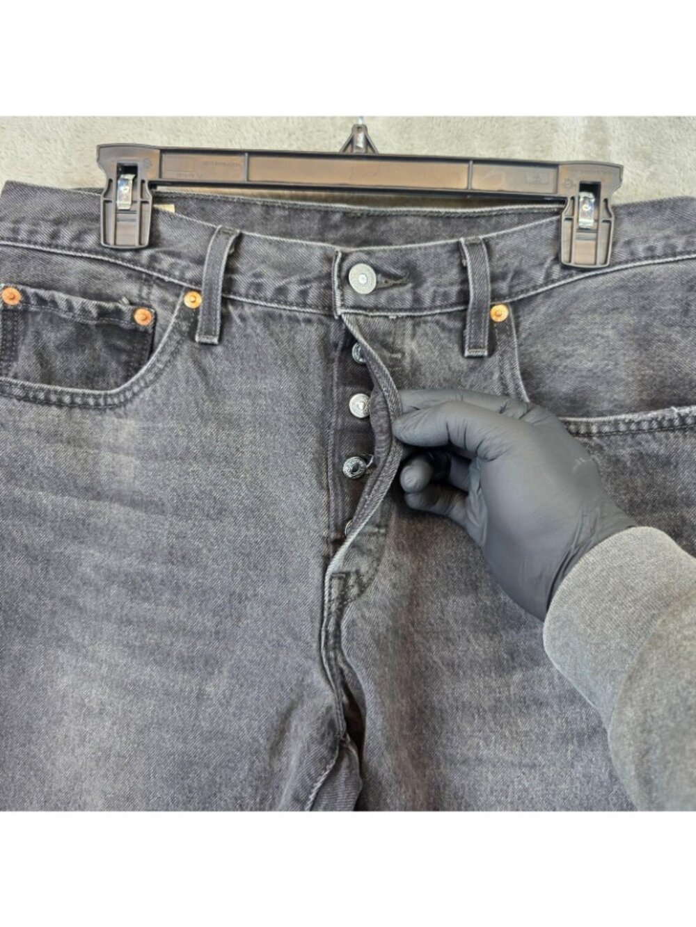 Levis 501 90s Jeans Womens 30 Gray Charcoal Wash Relaxed Straight Button Fly - Picture 3 of 16